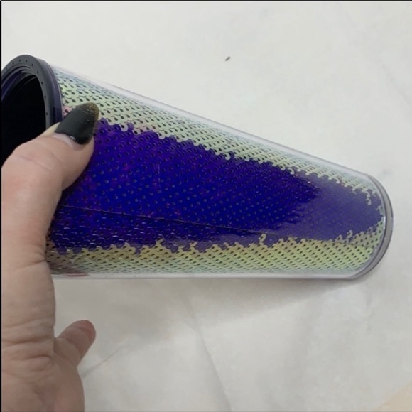 Starbucks Holiday 2020 delightfully Iridescent - Picture 7 of 9